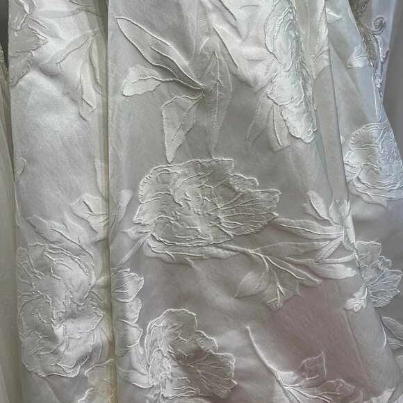 Wedding Dress Allure Bridals, Madison James MJ960 Brocade, Bow, Size 12 Gown NWT - Picture 9 of 9